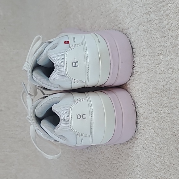 Women's On Cloud The Roger Advantage Lace Up Sneakers - Picture 5 of 8